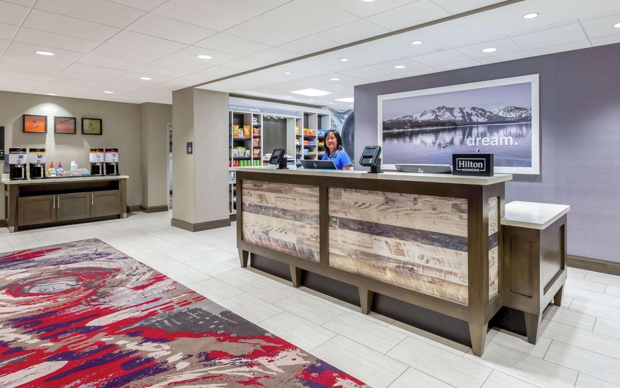 Hampton Inn & Suites Reno/Sparks Ngoại thất bức ảnh